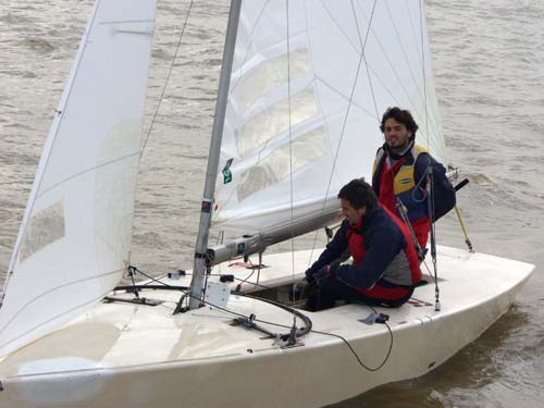 Alejo Rigoni and Gustavo Gonzalez J24 sailors flying on the star fleet